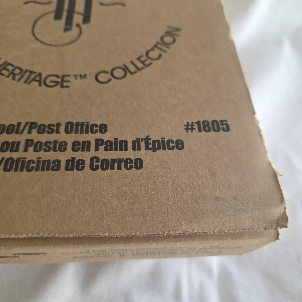 VTG '97 Pampered Chef Stoneware Gingerbread Mold #1805 w/ Box School/Post Office